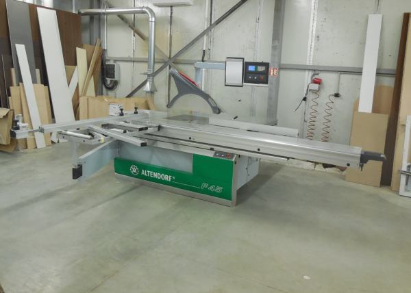 Formátovací pila Altendorf