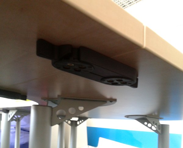 rychloupínací spojky stolu