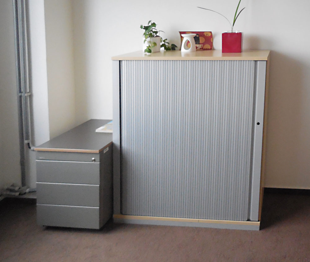 Policová skříň - bazar nábytku QO.cz