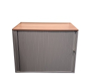 Bazar nábytku - Nízká skříň Steelcase s roletou, ořech